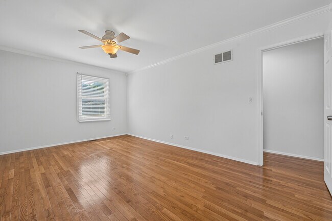 Building Photo - 2158 Countryside Cir