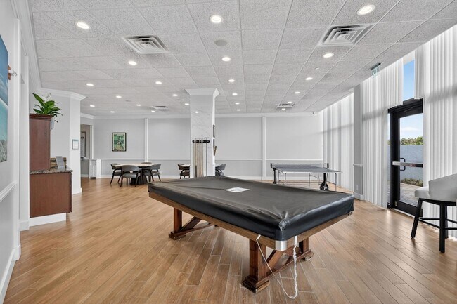 Building Photo - 9650 S Ocean Dr