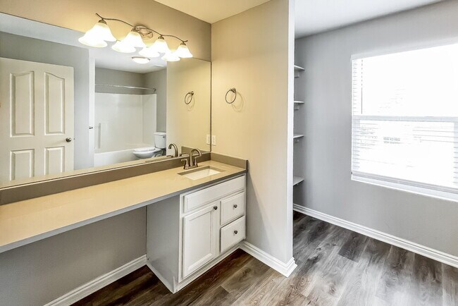 Building Photo - 2192 Cedar Trails Way N