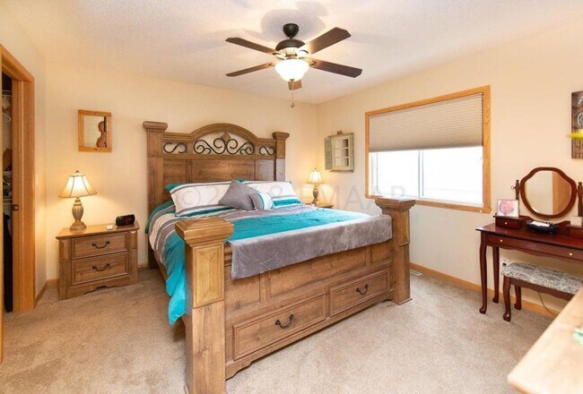 Building Photo - 3 Bedroom Townhome in South Fargo