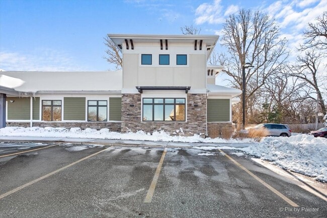 Building Photo - 364 S Main St