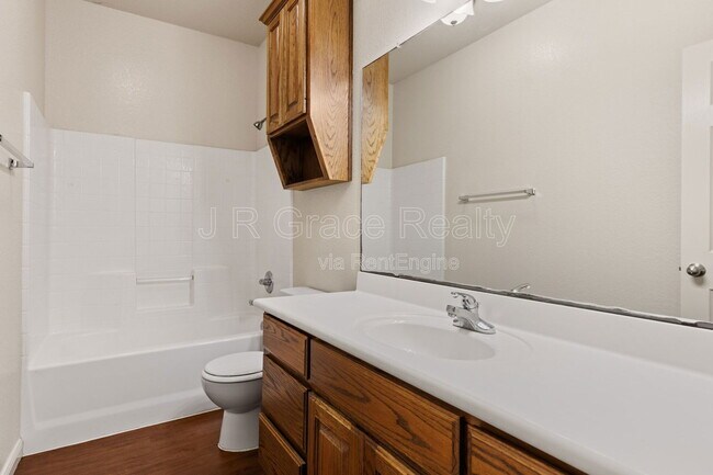 Building Photo - 10005 Amber Cir