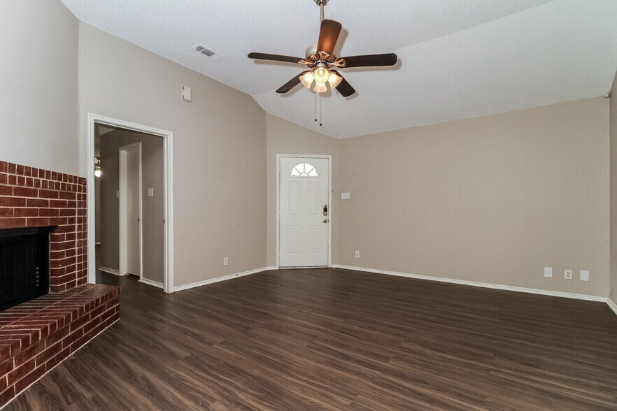 Building Photo - 6122 Ashley Spring