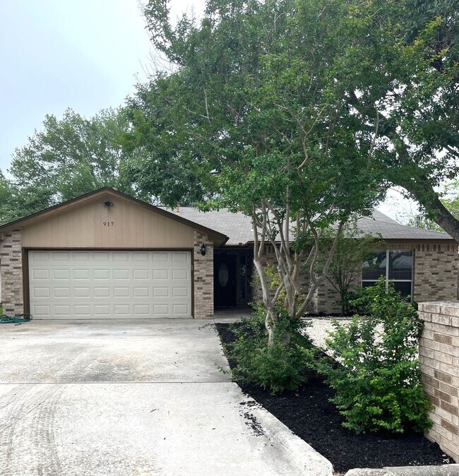Primary Photo - 917 Seminole Dr