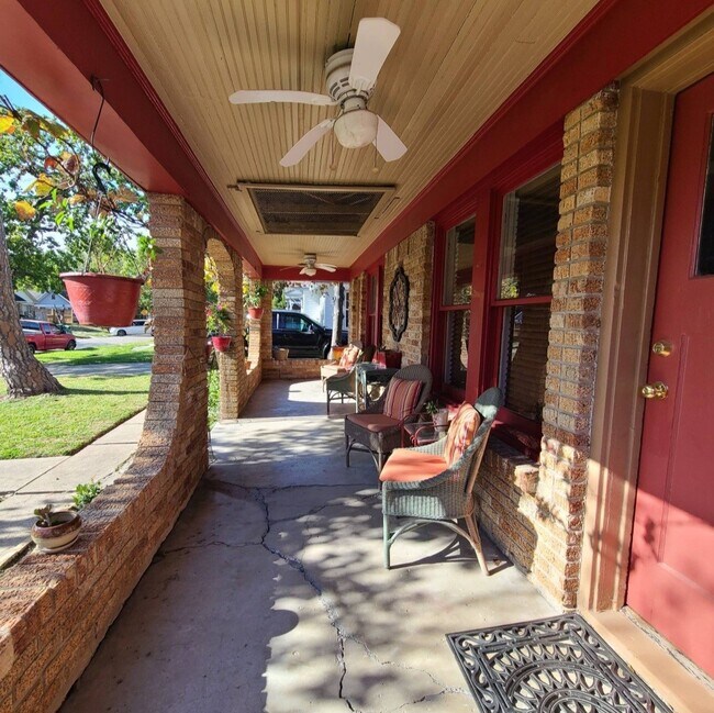 Building Photo - 1427 Munger St