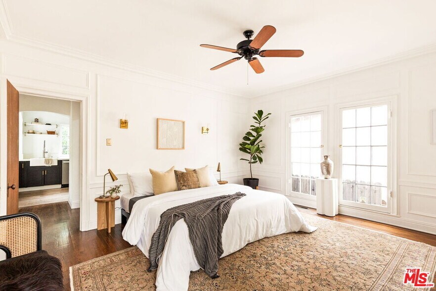 Building Photo - 2251 N Cahuenga Blvd