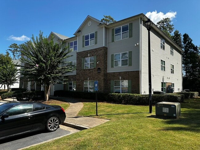 Building Photo - Open House Available on Friday, August 7 Time: 6:30 PM – 7:00 PM  25% Move-in Special available f...