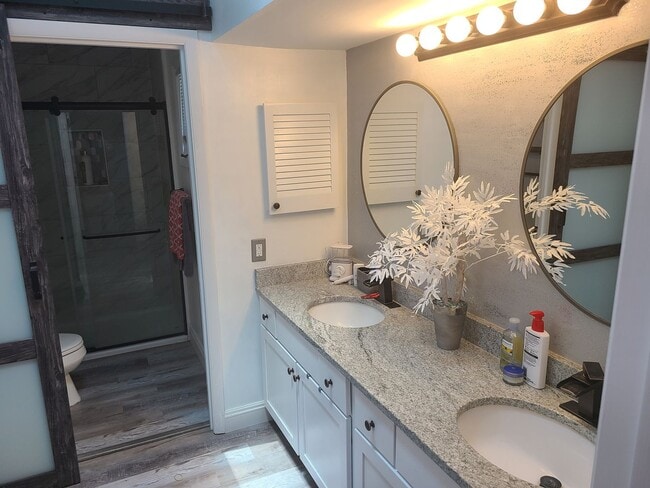 Building Photo - Beautiful 2 bedroom 2 bath unfurnished Townhome - Olde Point Golf Course - Hampstead