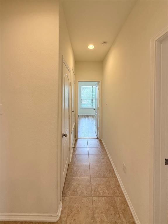 Building Photo - 1140 Yellow Iris Rd