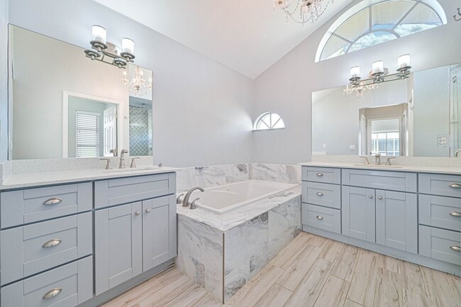 Building Photo - 4 Bed/ 2 Bath ~ Single Family Pool Home in San Carlos Park!