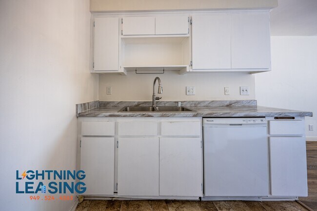 Building Photo - 14201 Victory Blvd