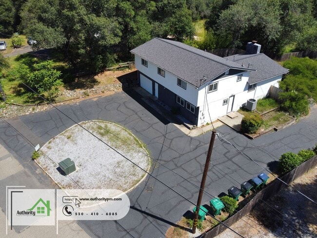 Building Photo - 17875 Walker Mine Rd