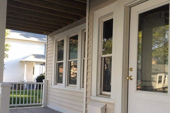 Front entry - 2547 S Shore Dr