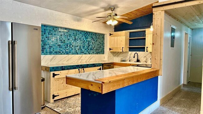 Building Photo - 3051 SW 13th Ct