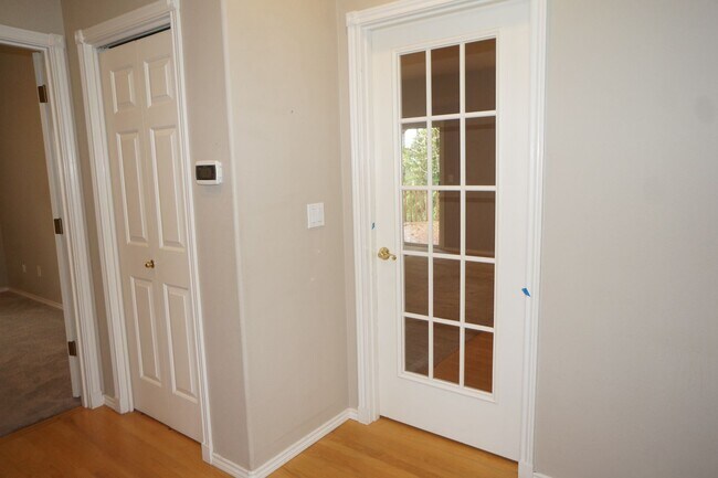 Building Photo - NW Portland Forest Heights Beauty. Flat backyard!