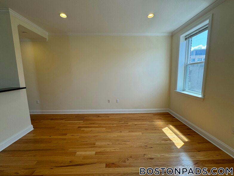 Building Photo - 1 Chauncy St