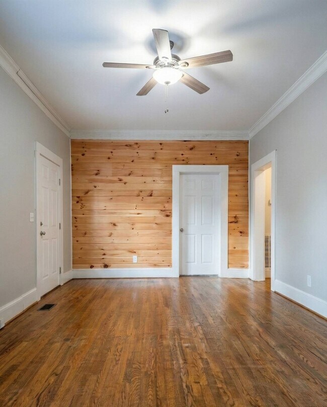 Building Photo - 402 Laurel St