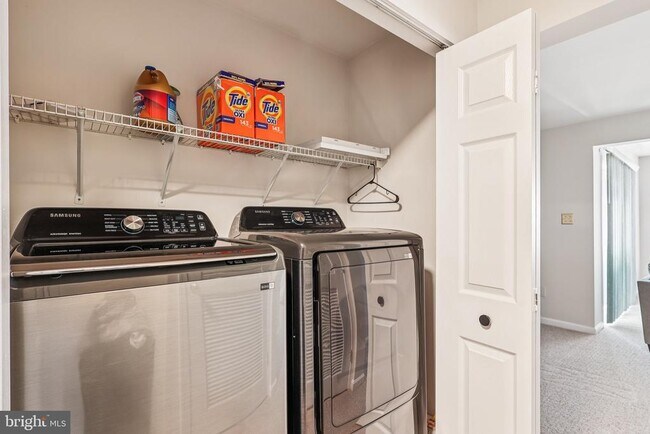 Building Photo - 7510 E Plateau Dr