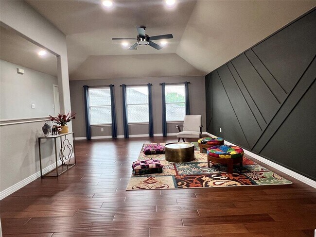 Building Photo - 3604 Pine Needle Cir