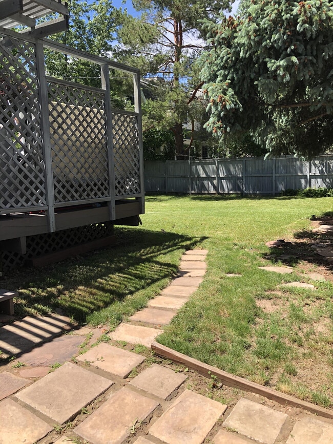 Building Photo - 1015 Forest Ave