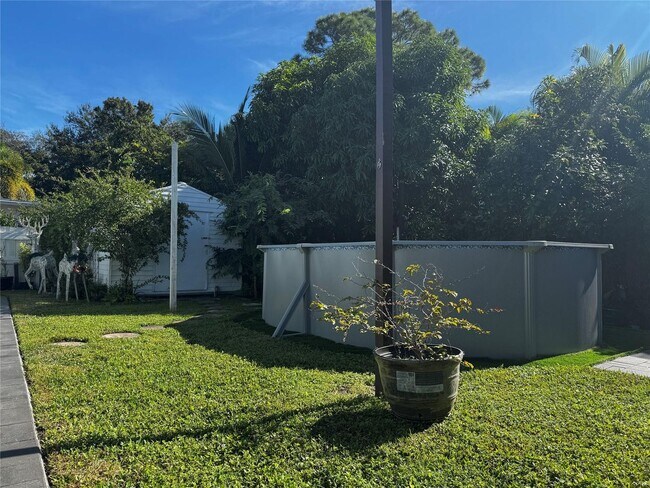 Building Photo - 4250 NW 9th Ct