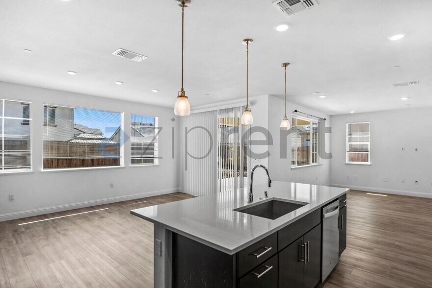 Building Photo - 3286 Deer Oak Street