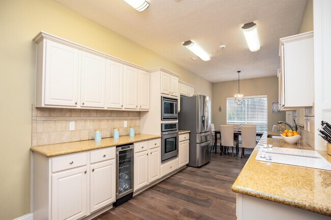 Building Photo - 8915 Wallington Dr