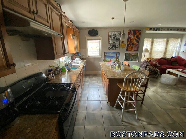 Building Photo - 34 Long Ave