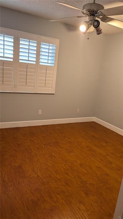 Building Photo - 4000 Poinciana Ct
