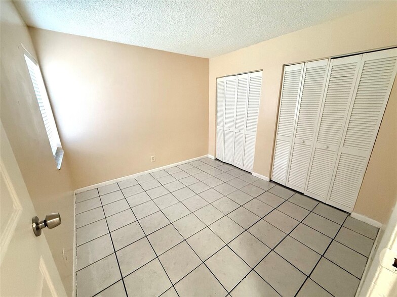 Building Photo - 20751 NW 30th Ct