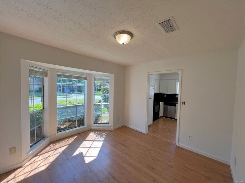Building Photo - 5725 Bangor Ct