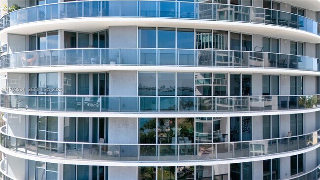 Building Photo - 488 NE 18th St