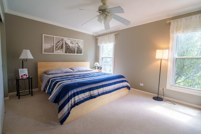 Building Photo - 864 Red Clover Dr