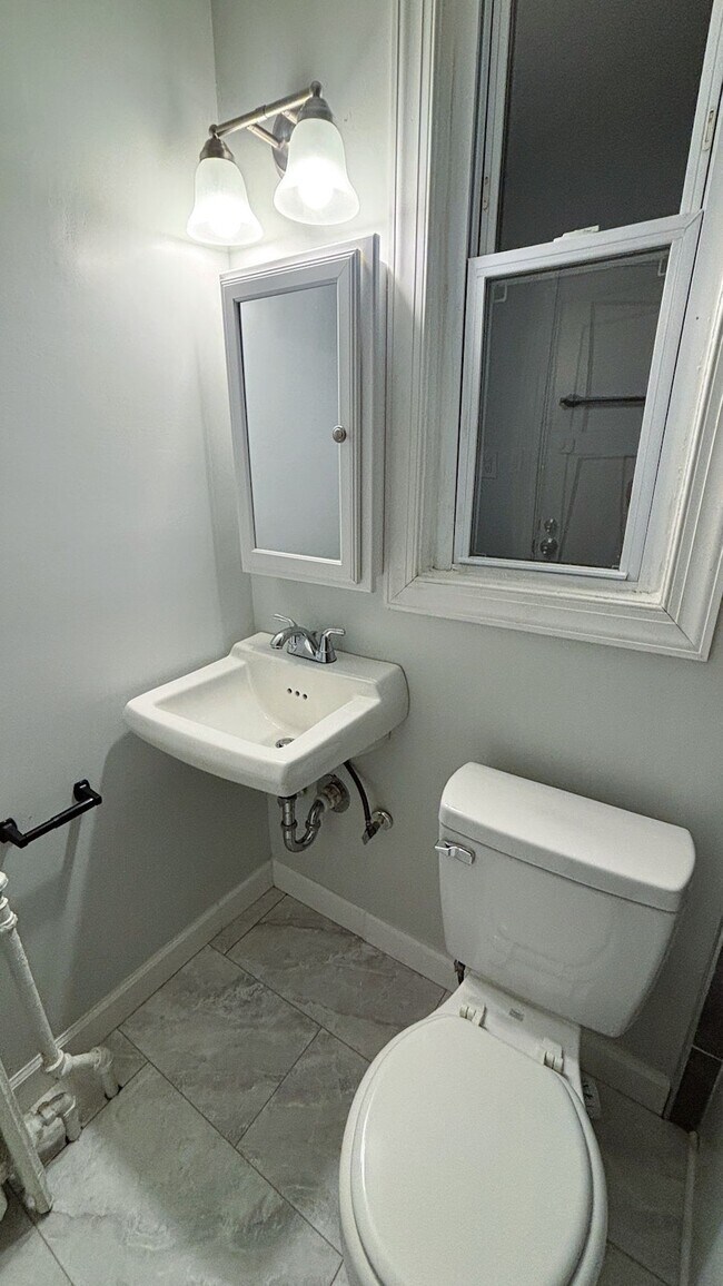 Building Photo - 2712 Beryl Ave