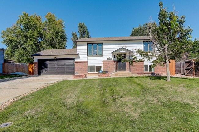 Building Photo - Enjoy Life in the Heart of Arvada!!!