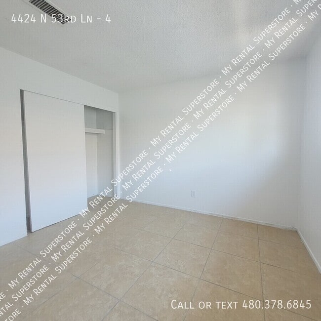 Building Photo - 4424 N 53rd Ln