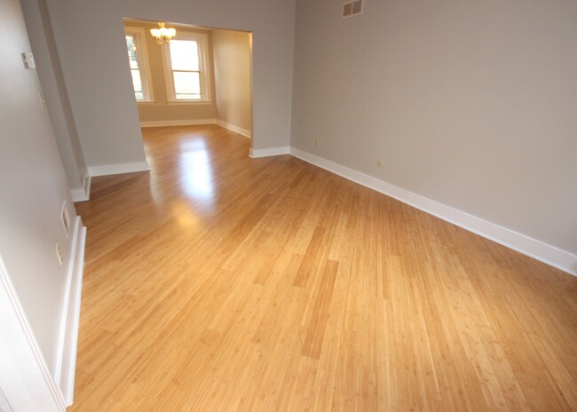 Dining Room - 3881 Bigelow Blvd