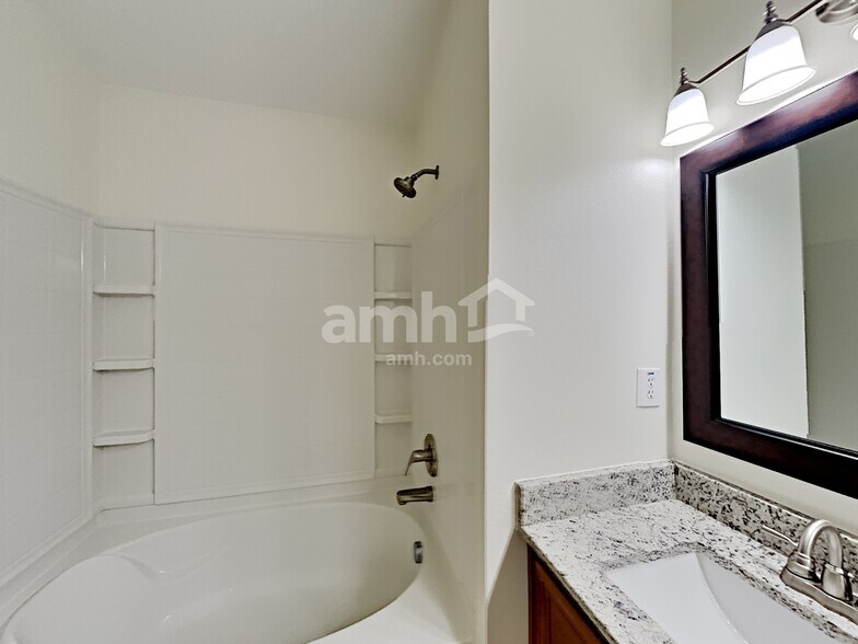 Building Photo - 9848 Edmonton Dr