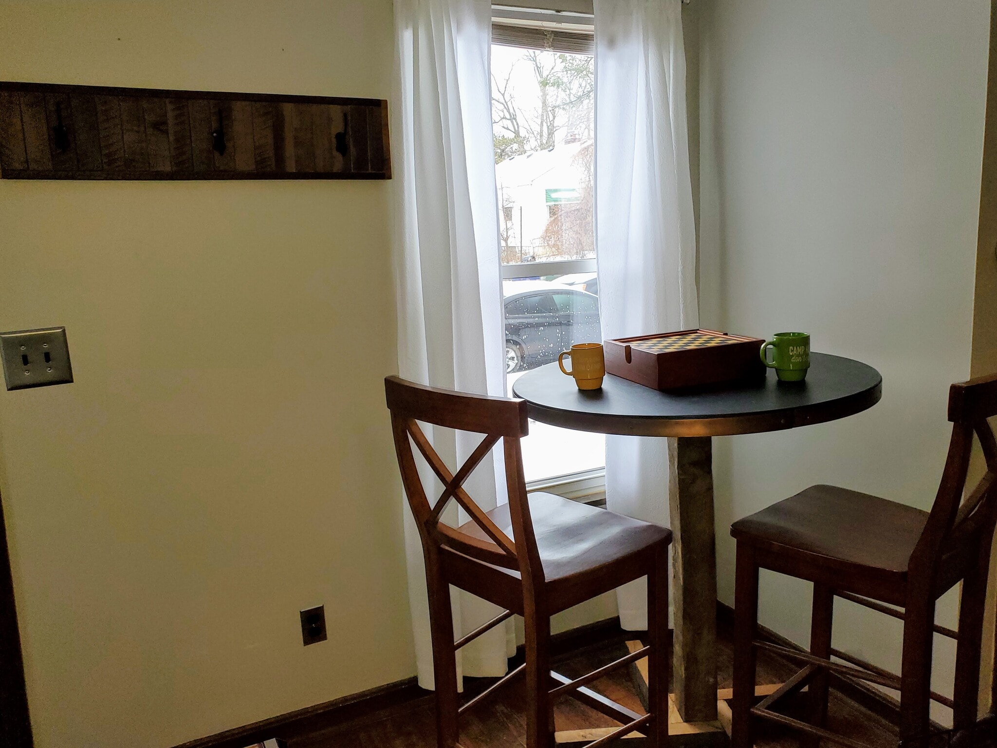 Building Photo - 273 W Lakeview Ave