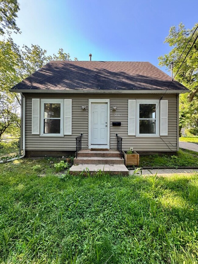 Building Photo - 3002 Woodland St