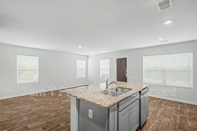 Building Photo - 140 Birch Cir