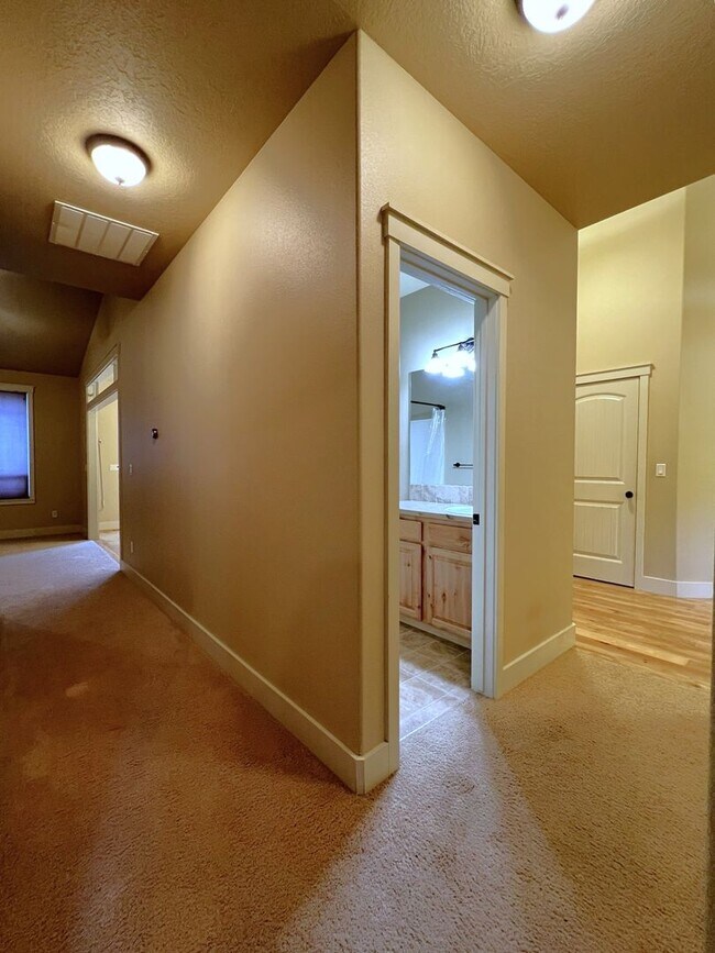 Building Photo - Beautiful 3 bed 2 bath home in The Preserv...