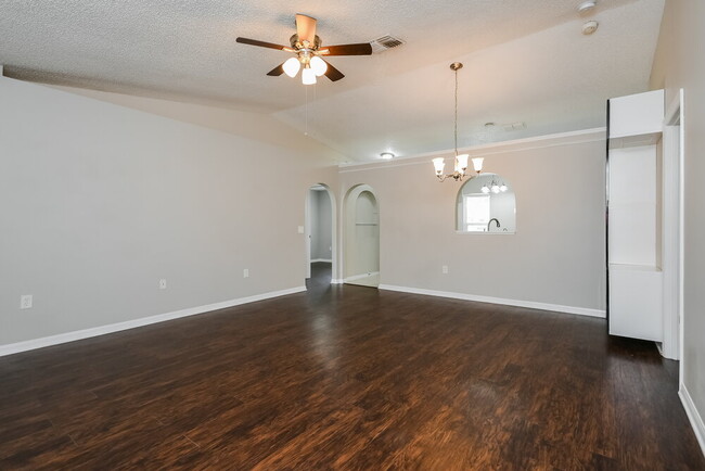 Building Photo - 4102 Iveyglen Ave