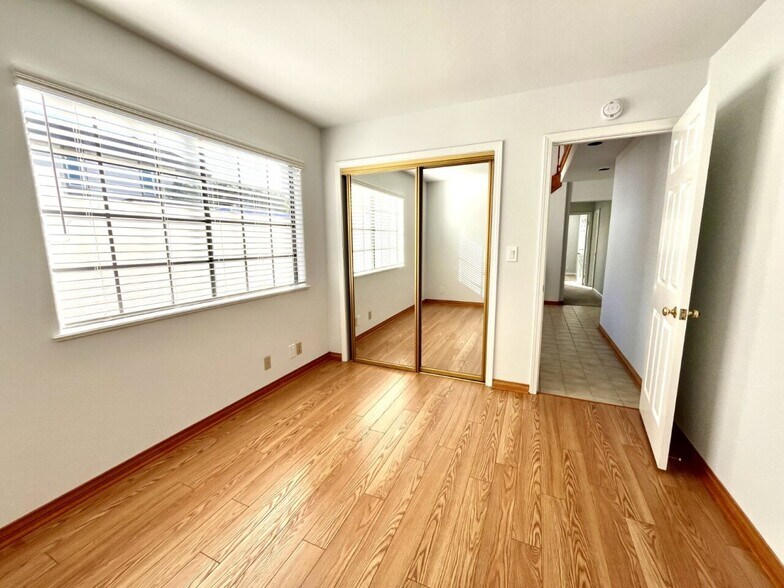 Building Photo - 107 S Lucia Ave