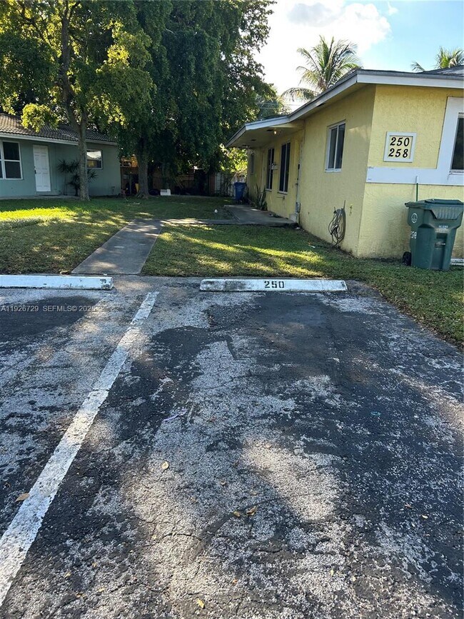 Building Photo - 250 NE 41st St