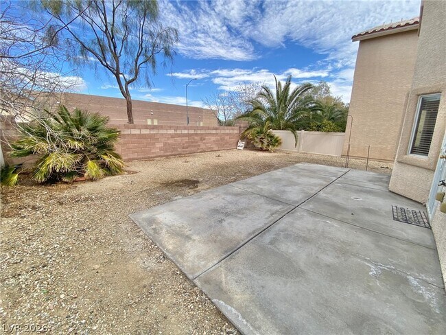 Building Photo - 1750 Dark Wolf Ave