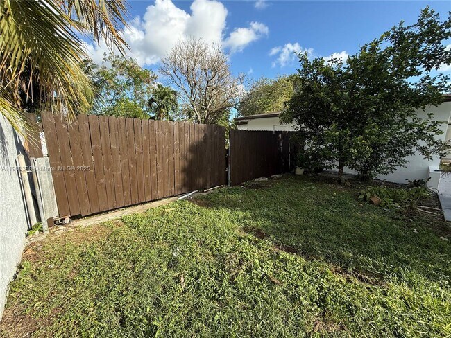 Building Photo - 28221 SW 162nd Ave