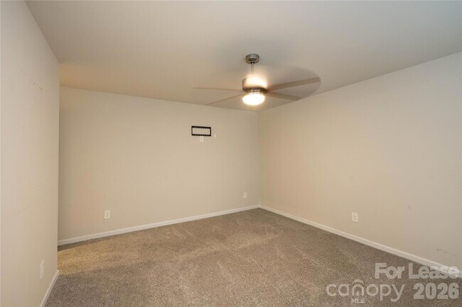 Building Photo - 309 Fairchild Wy