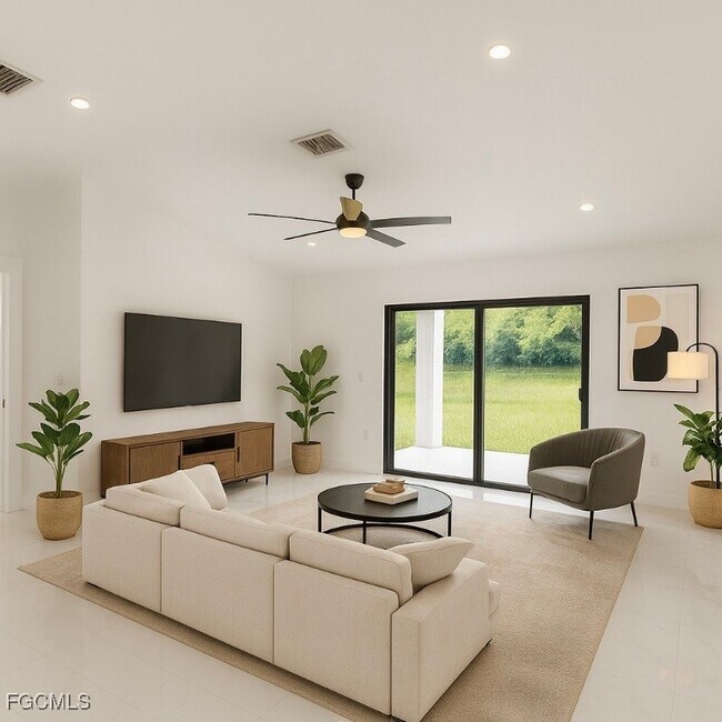 Building Photo - 668 Chemstrand St E