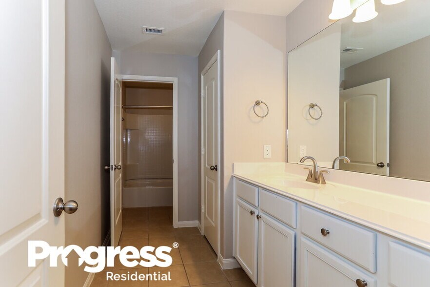 Building Photo - 12027 Fairquarter Ln